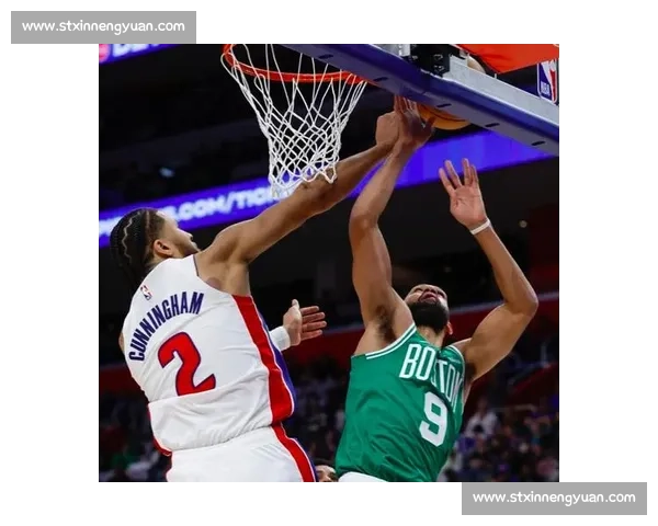 热火鏖战凯尔特人东部豪强正面对决点燃季后赛之夜激情碰撞巅峰较量